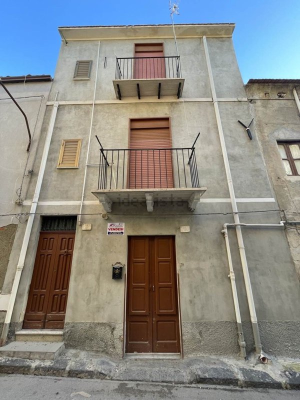 casa indipendente in vendita a Campobello di Licata