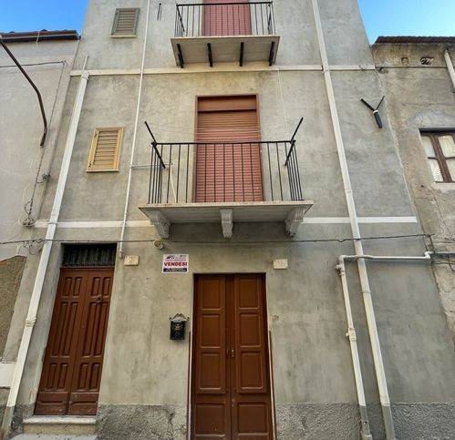 casa indipendente in vendita a Campobello di Licata