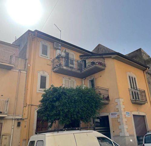 casa indipendente in vendita a Campobello di Licata