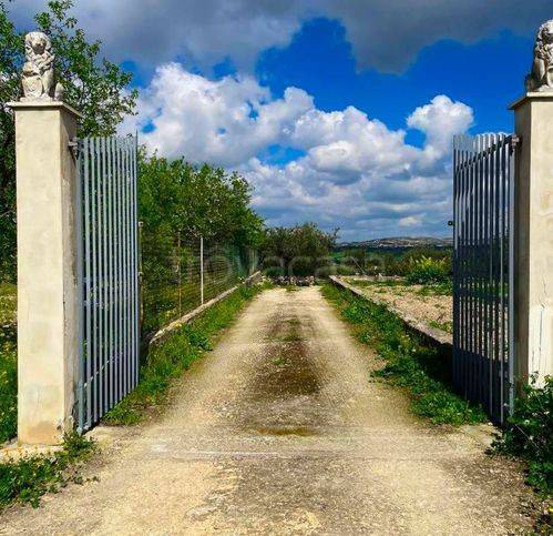 casa indipendente in vendita a Campobello di Licata