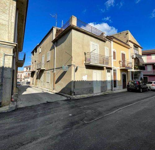 casa indipendente in vendita a Campobello di Licata