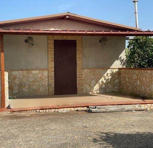 casa indipendente in vendita a Campobello di Licata