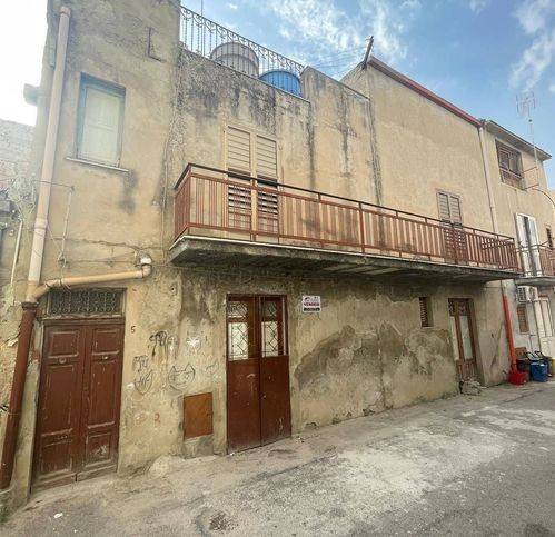 casa indipendente in vendita a Campobello di Licata