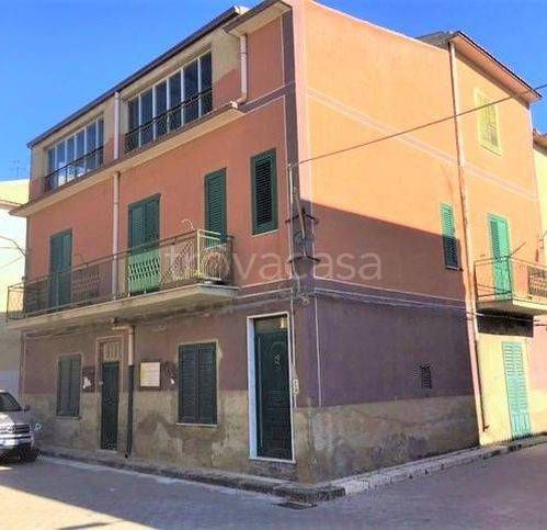 casa indipendente in vendita a Campobello di Licata