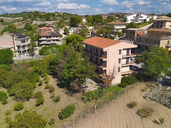 casa indipendente in vendita a Campobello di Licata