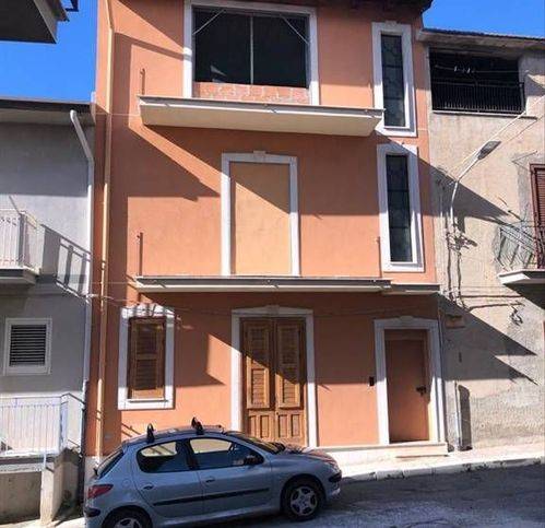 casa indipendente in vendita a Campobello di Licata
