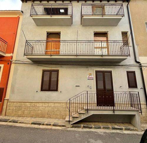 casa indipendente in vendita a Campobello di Licata