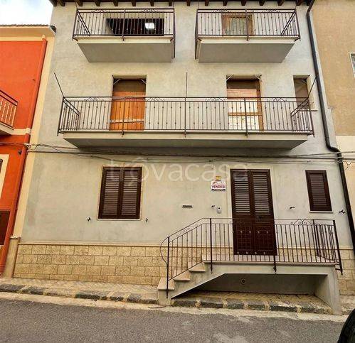 casa indipendente in vendita a Campobello di Licata