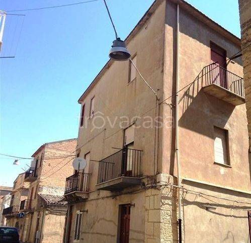 casa indipendente in vendita a Campobello di Licata