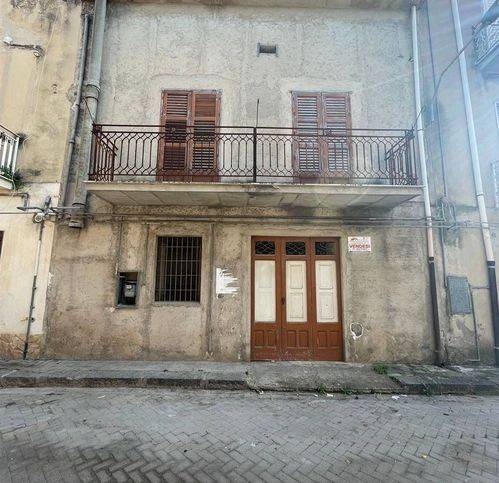 casa indipendente in vendita a Campobello di Licata