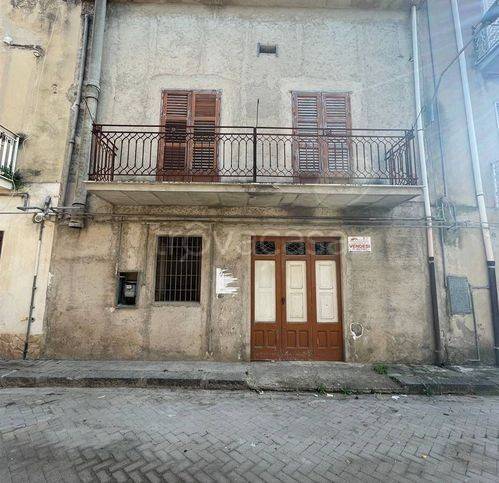 casa indipendente in vendita a Campobello di Licata