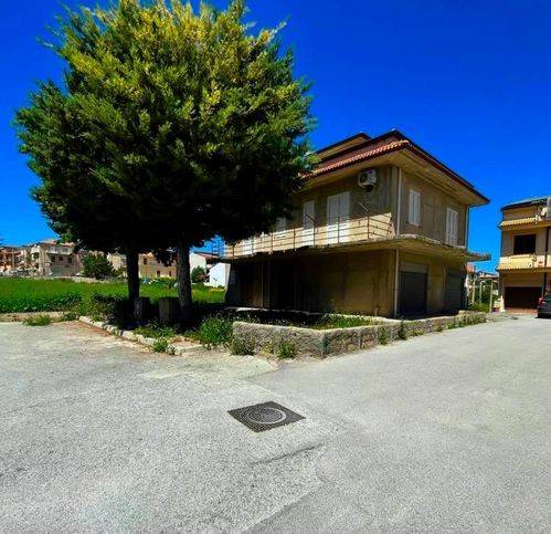 casa indipendente in vendita a Campobello di Licata