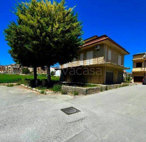 casa indipendente in vendita a Campobello di Licata
