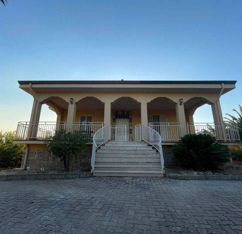 casa indipendente in vendita a Campobello di Licata
