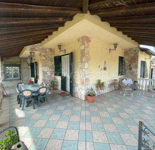 casa indipendente in vendita a Campobello di Licata