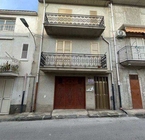 casa indipendente in vendita a Campobello di Licata
