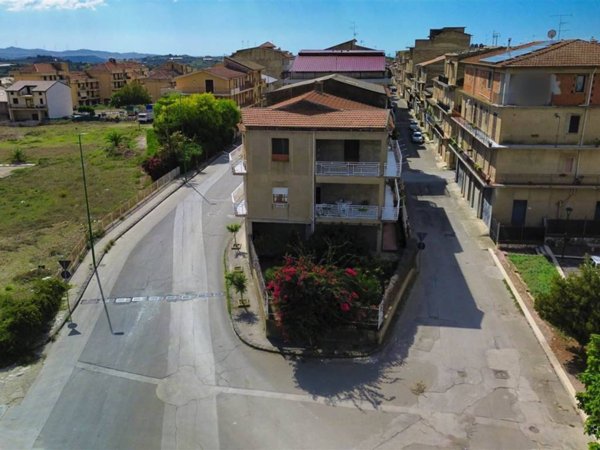 casa indipendente in vendita a Campobello di Licata