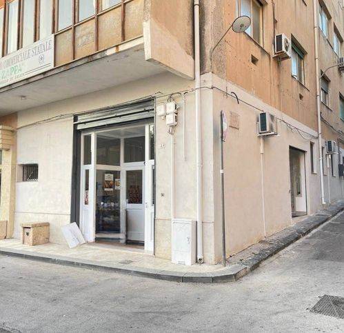 negozio in vendita a Campobello di Licata