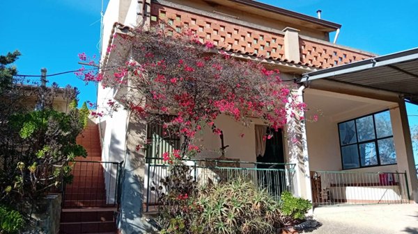 casa indipendente in vendita a Campobello di Licata