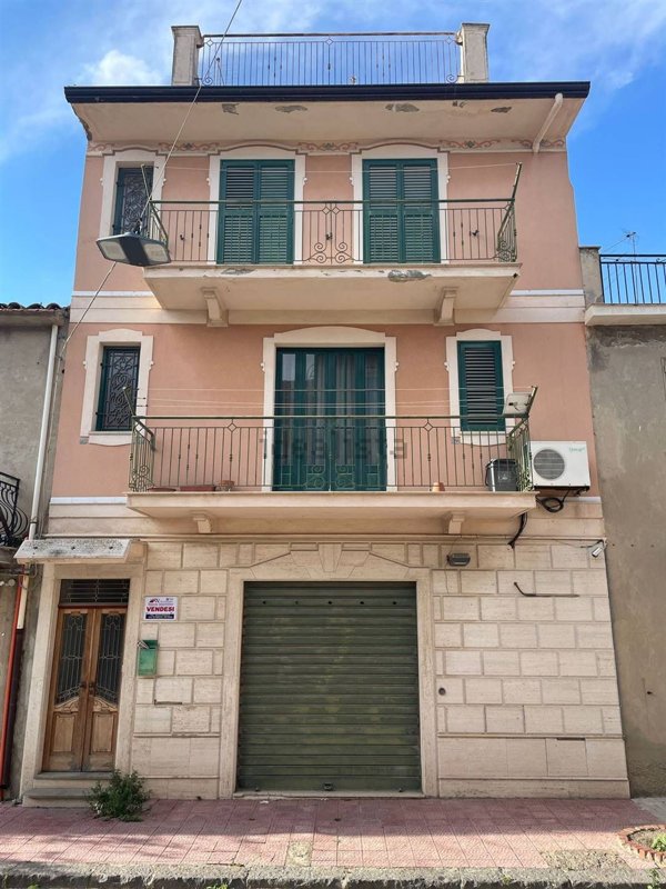 casa indipendente in vendita a Campobello di Licata