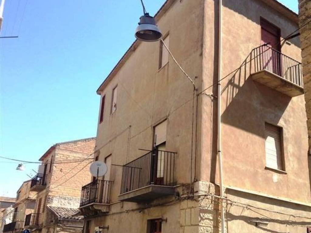 casa indipendente in vendita a Campobello di Licata