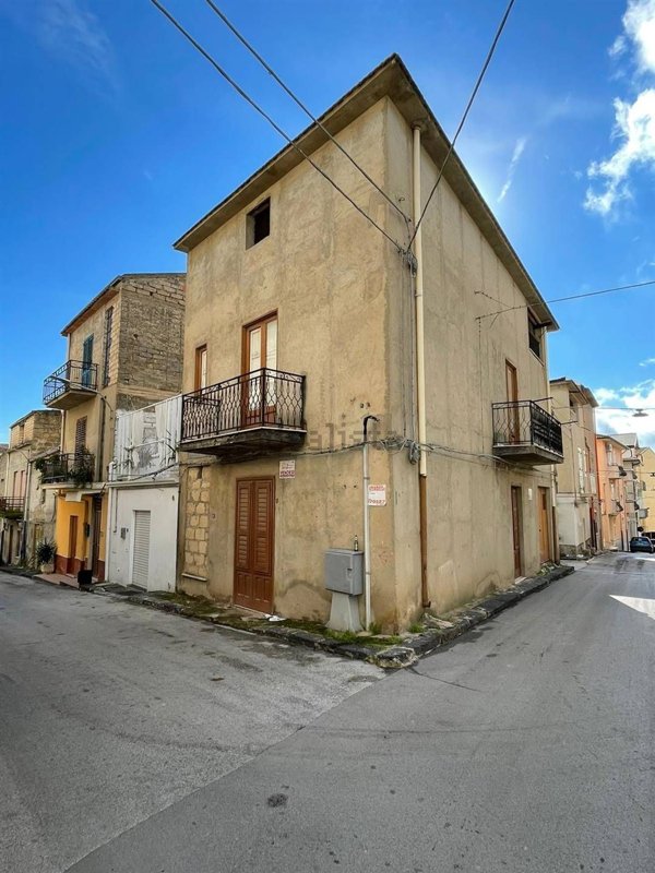 casa indipendente in vendita a Campobello di Licata