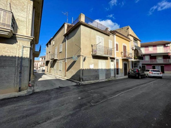 casa indipendente in vendita a Campobello di Licata