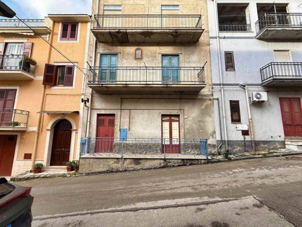 casa indipendente in vendita a Campobello di Licata