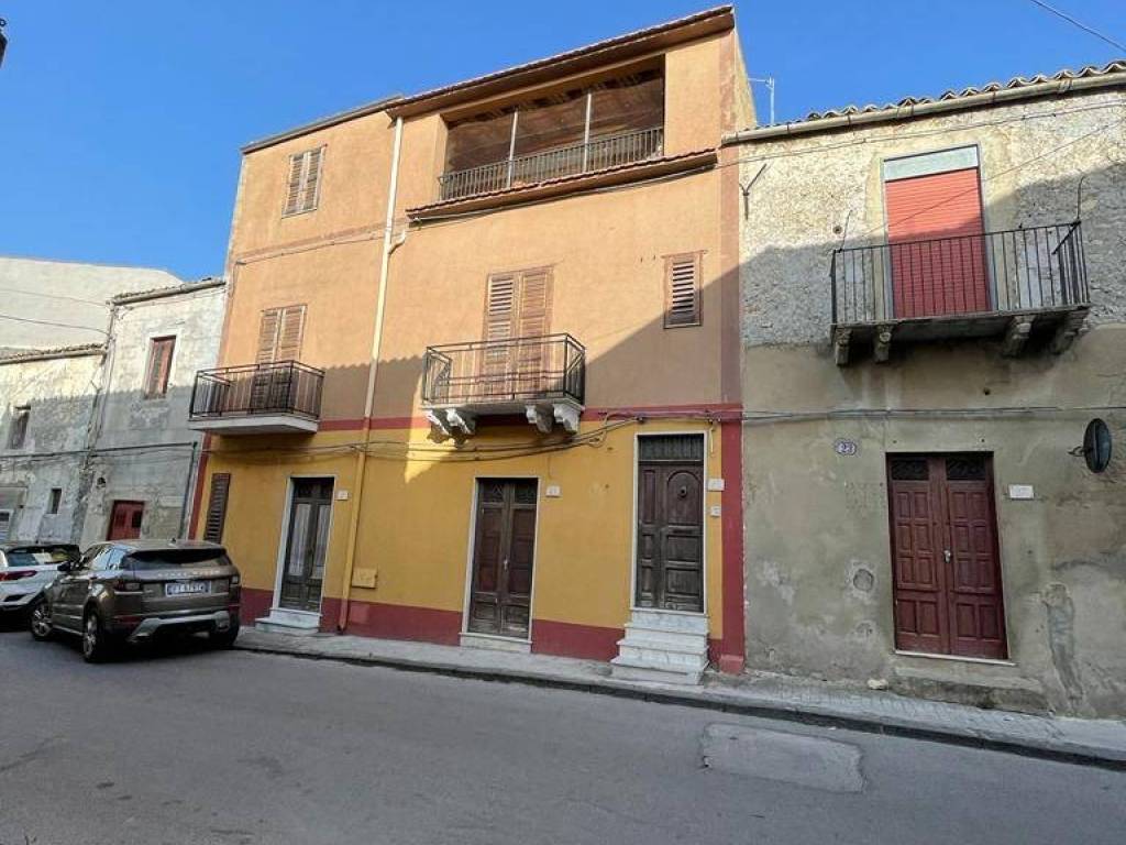 casa indipendente in vendita a Campobello di Licata