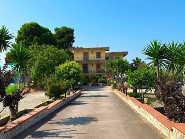 casa indipendente in vendita a Campobello di Licata