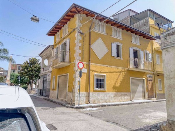 casa indipendente in vendita a Campobello di Licata
