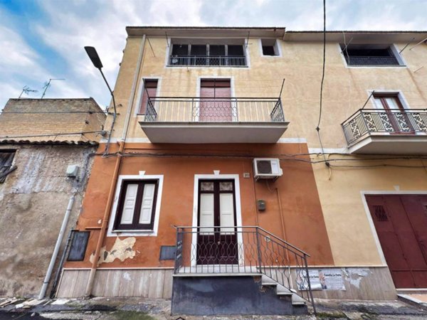 casa indipendente in vendita a Campobello di Licata