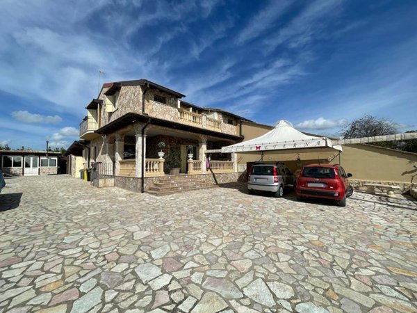 casa indipendente in vendita a Campobello di Licata