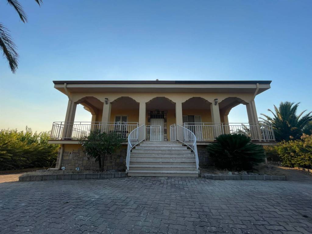 casa indipendente in vendita a Campobello di Licata