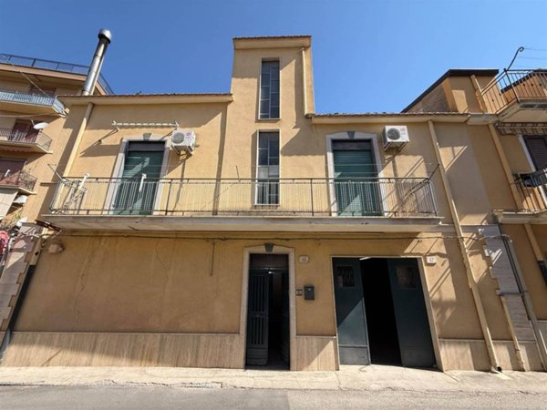 casa indipendente in vendita a Campobello di Licata