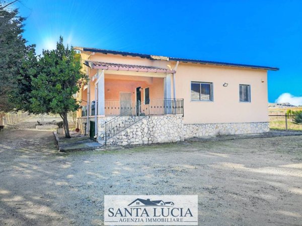 casa indipendente in vendita a Canicattì