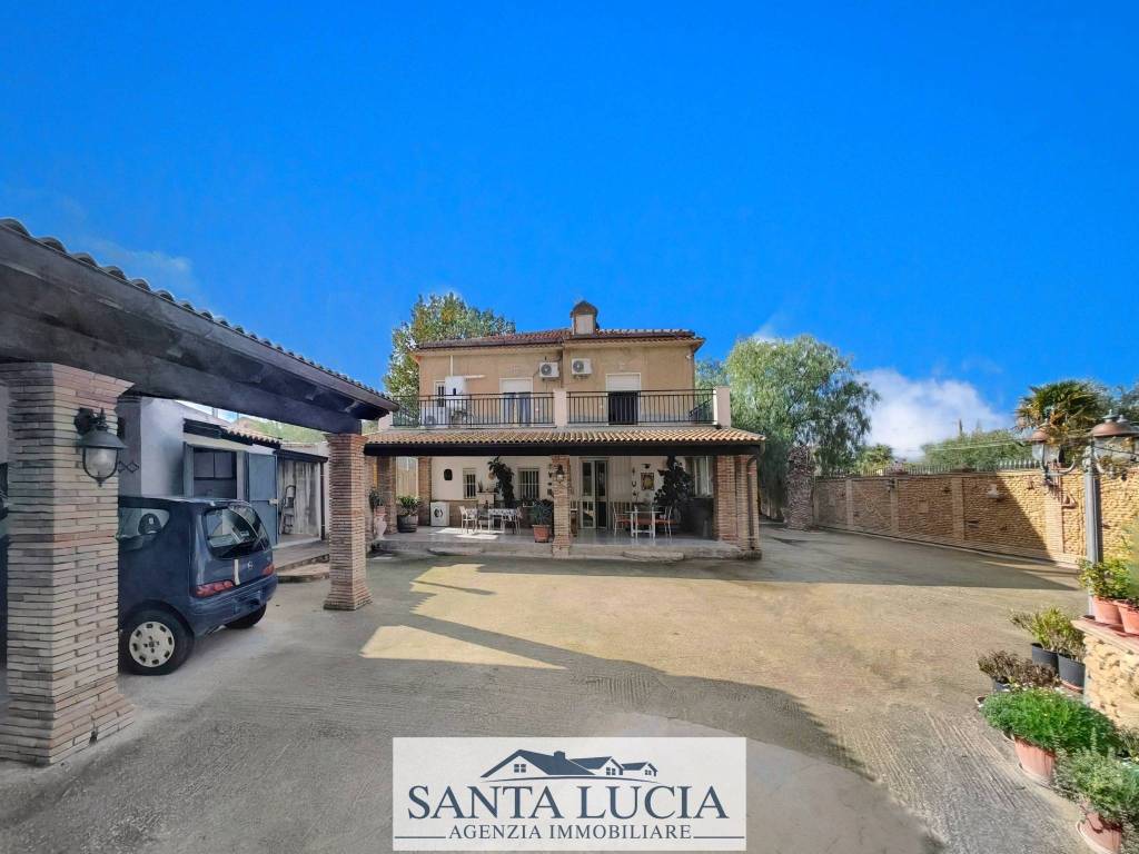 casa indipendente in vendita a Canicattì