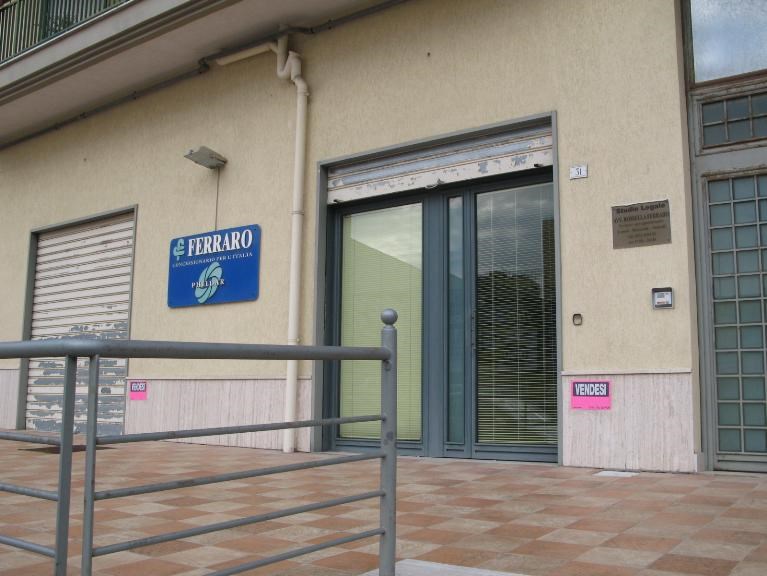 locale commerciale in vendita a Canicattì