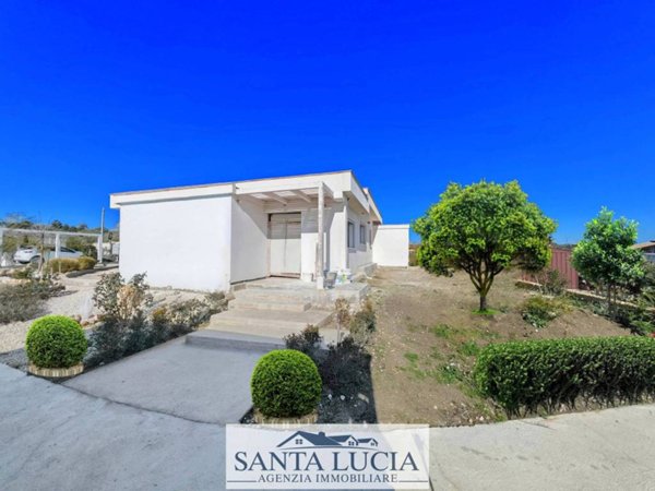 casa indipendente in vendita a Canicattì
