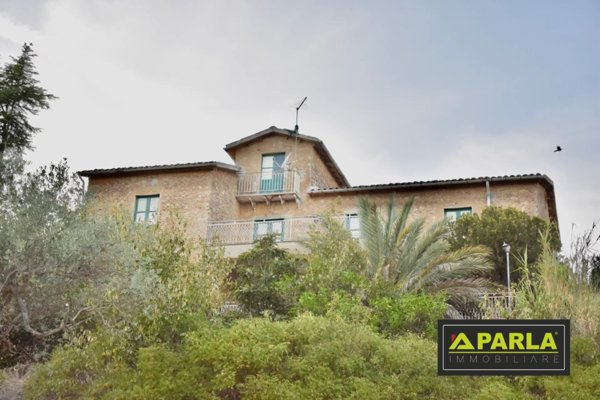 casa indipendente in vendita a Canicattì