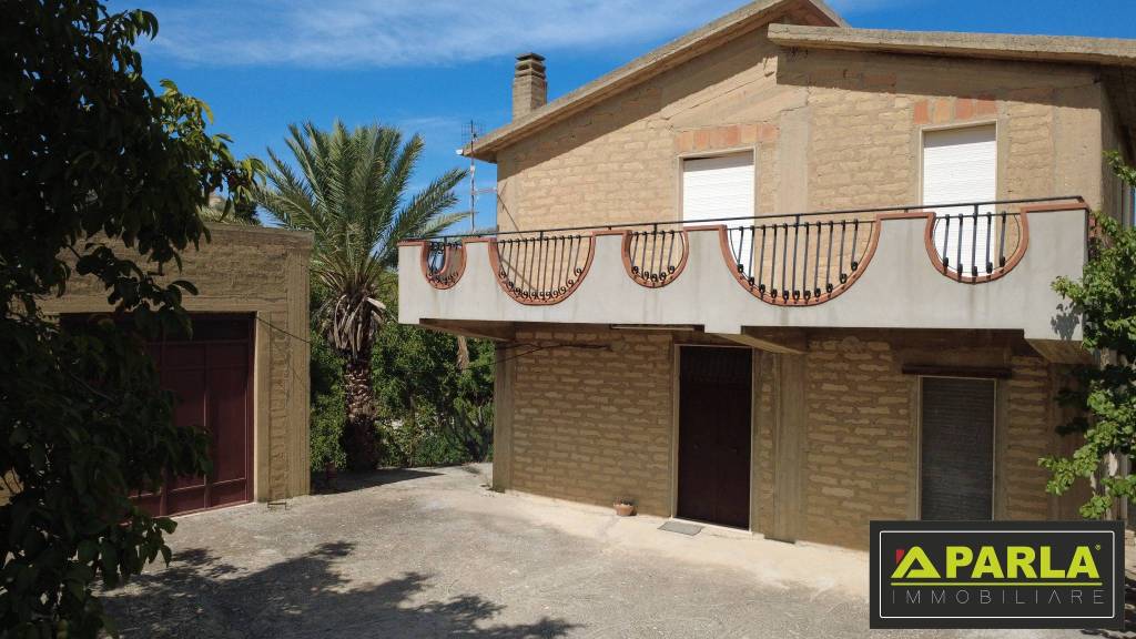 casa indipendente in vendita a Canicattì