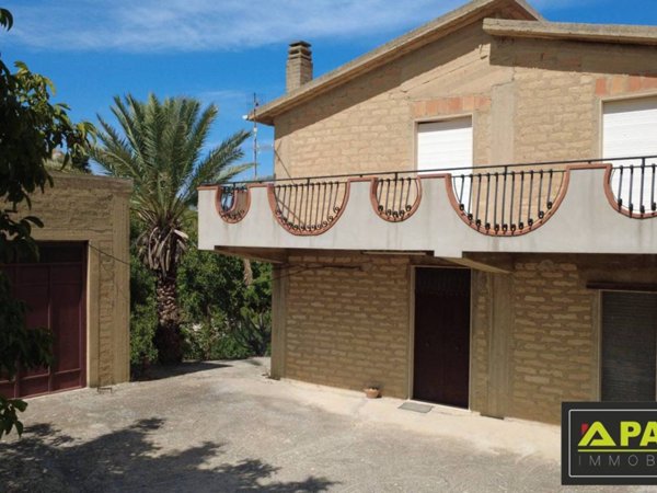 casa indipendente in vendita a Canicattì