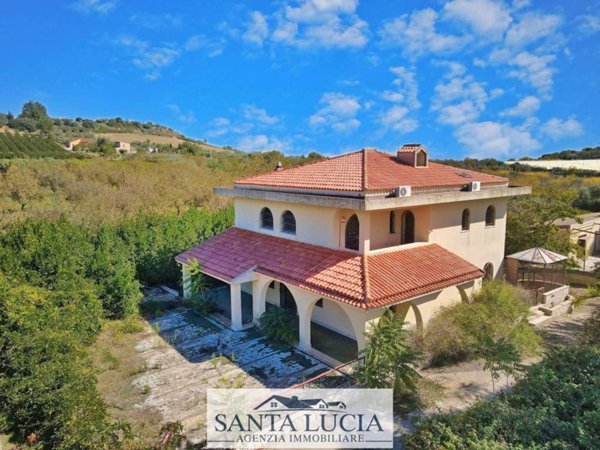 casa indipendente in vendita a Canicattì