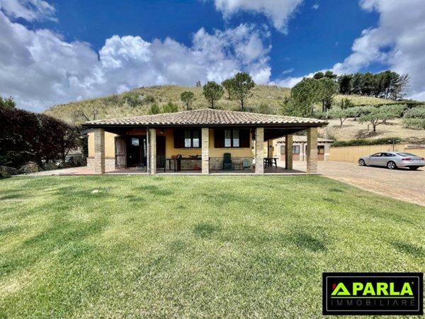 casa indipendente in vendita a Canicattì