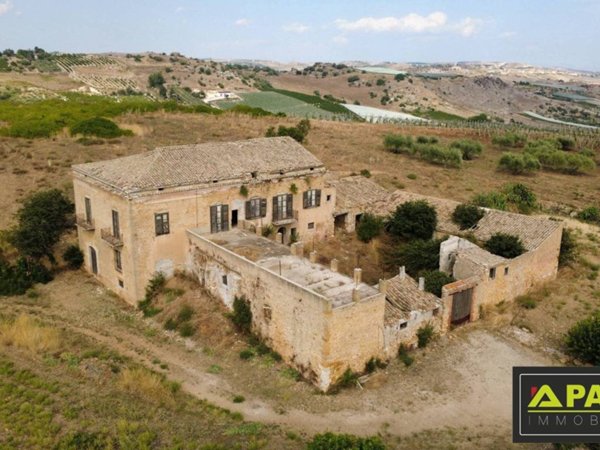 casa indipendente in vendita a Canicattì