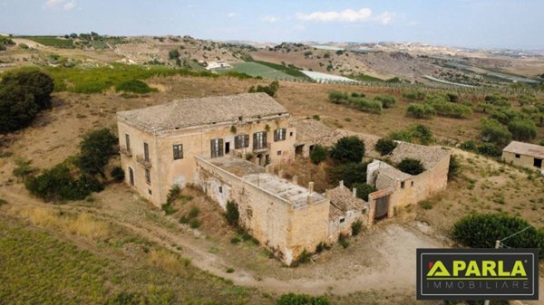 casa indipendente in vendita a Canicattì