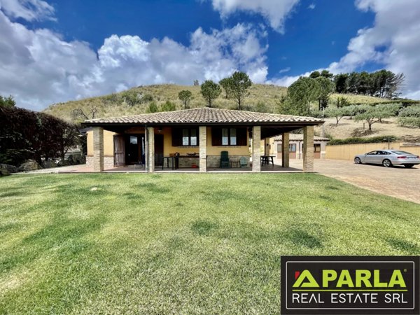 casa indipendente in vendita a Canicattì