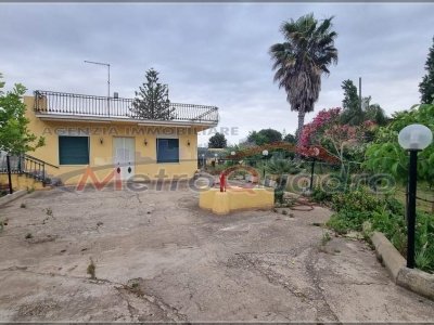 casa indipendente in vendita a Canicattì