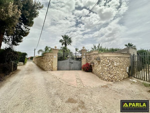 casa indipendente in vendita a Canicattì