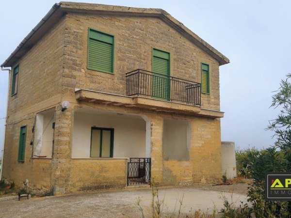 casa indipendente in vendita a Canicattì